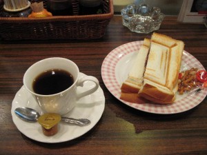 【名古屋市】　モーニング喫茶リヨン　コーヒー＆小倉プレスサンド