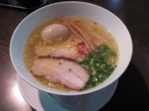 【横浜市】　麺や維新　味玉塩らぁ麺