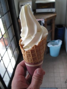 【蔵王町　遠刈田温泉】　はせがわ屋　豆乳ソフトクリーム
