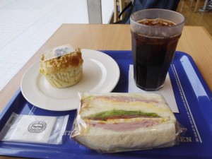【茨城県水戸市】　神戸屋キッチン　「サンドイッチとブルーベリーヨーグルトパン」