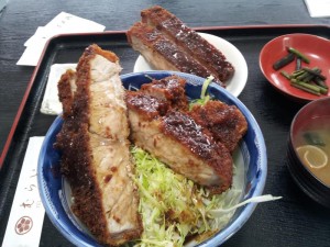 【福島県会津若松市】　むらい　「ロースカツ丼」　食べ方