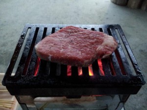 玉川野営場での晩飯　岩手和牛ステーキ