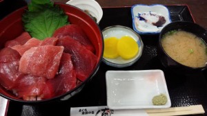 【青森県大間町】　魚喰いの大間んぞく　「3色マグロ丼」