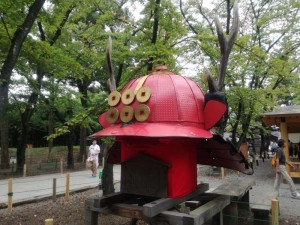 上田城の兜のモニュメント
